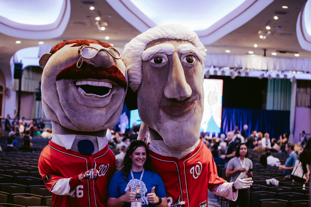FinCon's tweet image. Happy Memorial Day! ⁠
⁠
Last year, we watched the presidents race at #FinCon19. It doesn't get more patriotic than that, right? ⁠
⁠
How are you celebrating Memorial Day?

#FinCon #MoneyAndMedia #podcast #MemorialDay #presidents #nationals