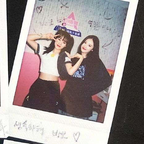 oooooooohhhh's tweet photo. I'm so happy that Lana has new friends on the show. But upset that one of her friends left the show...
#LUMINOUS #LANA #라나 #拉娜 #创造营2020 #ProduceCamp2020 #Chuang2020
#微博TV #LANAmakeitreal
#WeLoveLana #SupportLana #FightingLana #VoteLana #ProduceCamp2020Lana #LanaChuang https://t.co/tMW8BS78fN