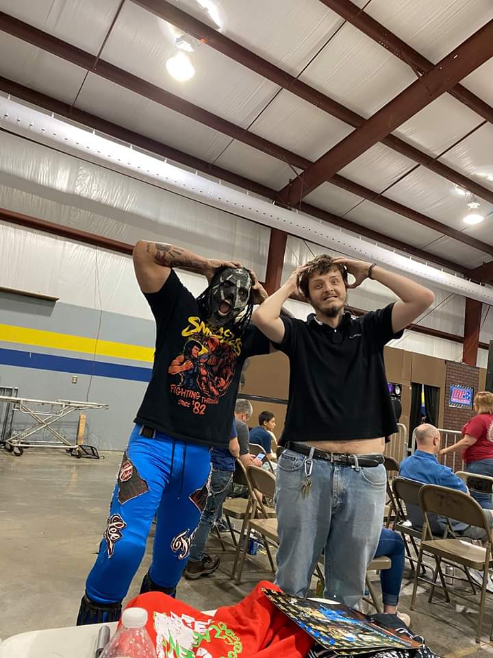 jimburke666's tweet photo. So glad to be meeting fans again! The backbone of what we do! Also sporting that Tracy Smothers shirt! #prowrestling #prowrestler #fans #bearfighting #dravenlee @WWE @AEWrestling @IMPACTWRESTLING @ringofhonor @GCWrestling_ https://t.co/Ua7Y7OMqPV