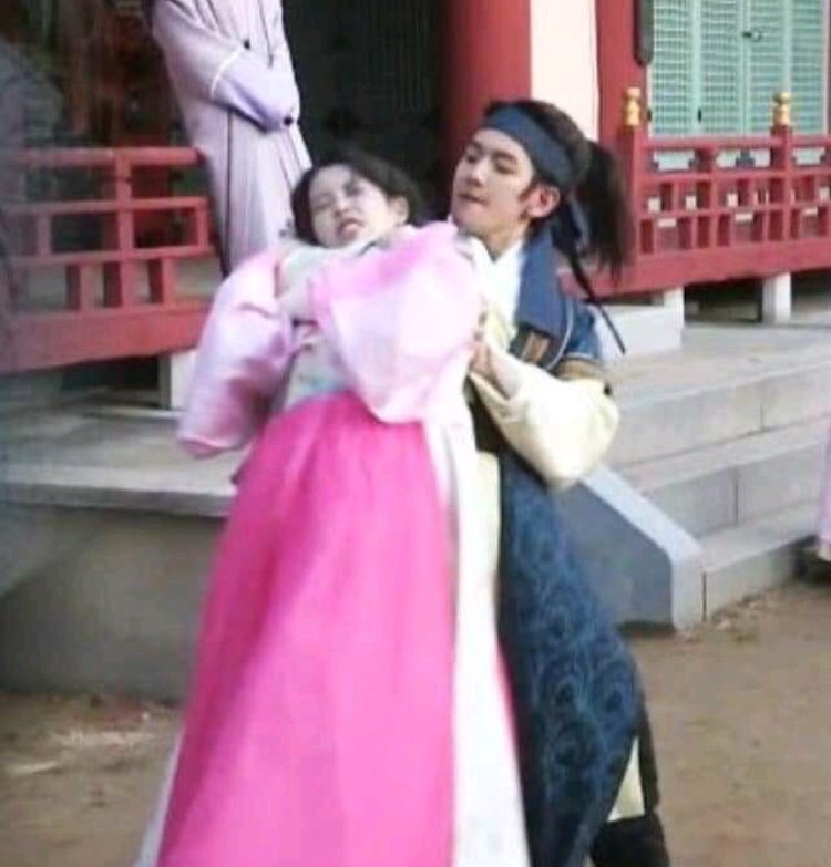 jenbiverse's tweet photo. หยุดนะ เราได้ล้อมเจ้าไว้หมดแล้ว!!! https://t.co/qAEcqjTLEZ