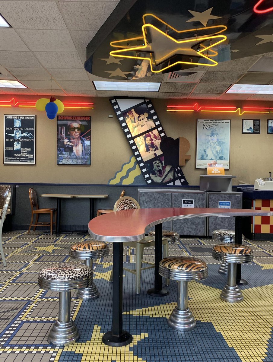 Fast Food joints and chain restaurants were aesthetically nuts in the 80s and 90s and actually quite better, a thread.