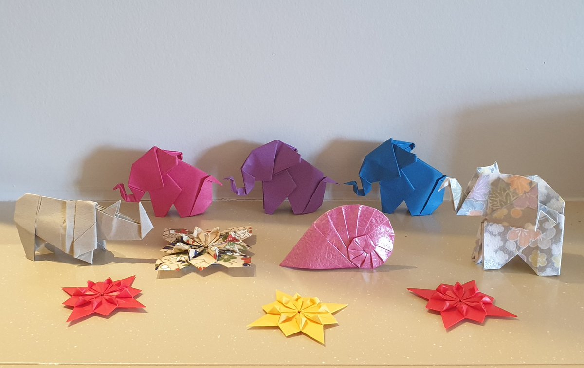 dianemulholland's tweet photo. Bank Holiday weekend origami. Not tired of it yet π
#LockdownOrigami https://t.co/32VCZLE3f3