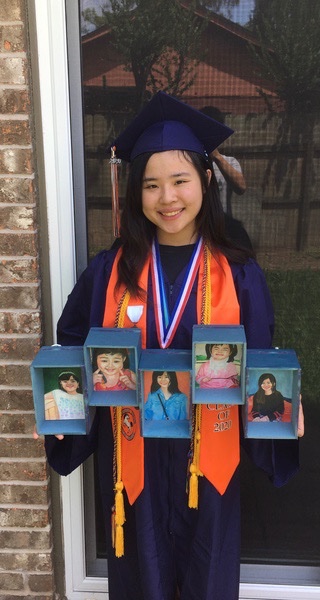 bhs_nahs's tweet photo. Congratulations to all the seniors in NAHS, especially to these great artists that invested their time making amazing art at BHS. We will miss you and we wish you the best in your future goals. Enrique Arvizu, Dayanara Hernandez and Christina Wang @BHS_Broncos @FBISDvisualart https://t.co/MYlKrpuMhq