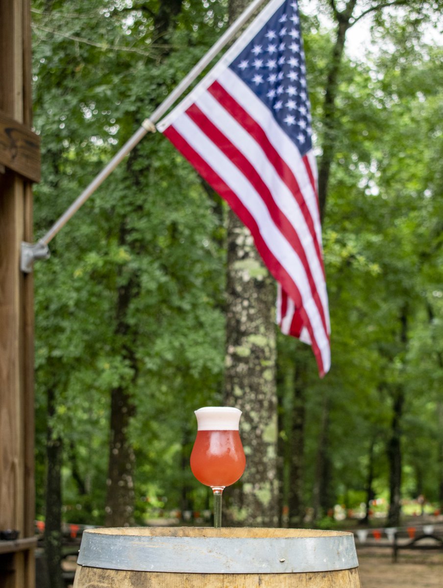 B52Brewing's tweet image. Happy Memorial Day! Cheers to all the men and women who have made the ultimate sacrifice. We honor you today and everyday!

We’re open 12-8pm today.

@BrightRelish is out serving up delicious food all day!
#MemorialDay2020