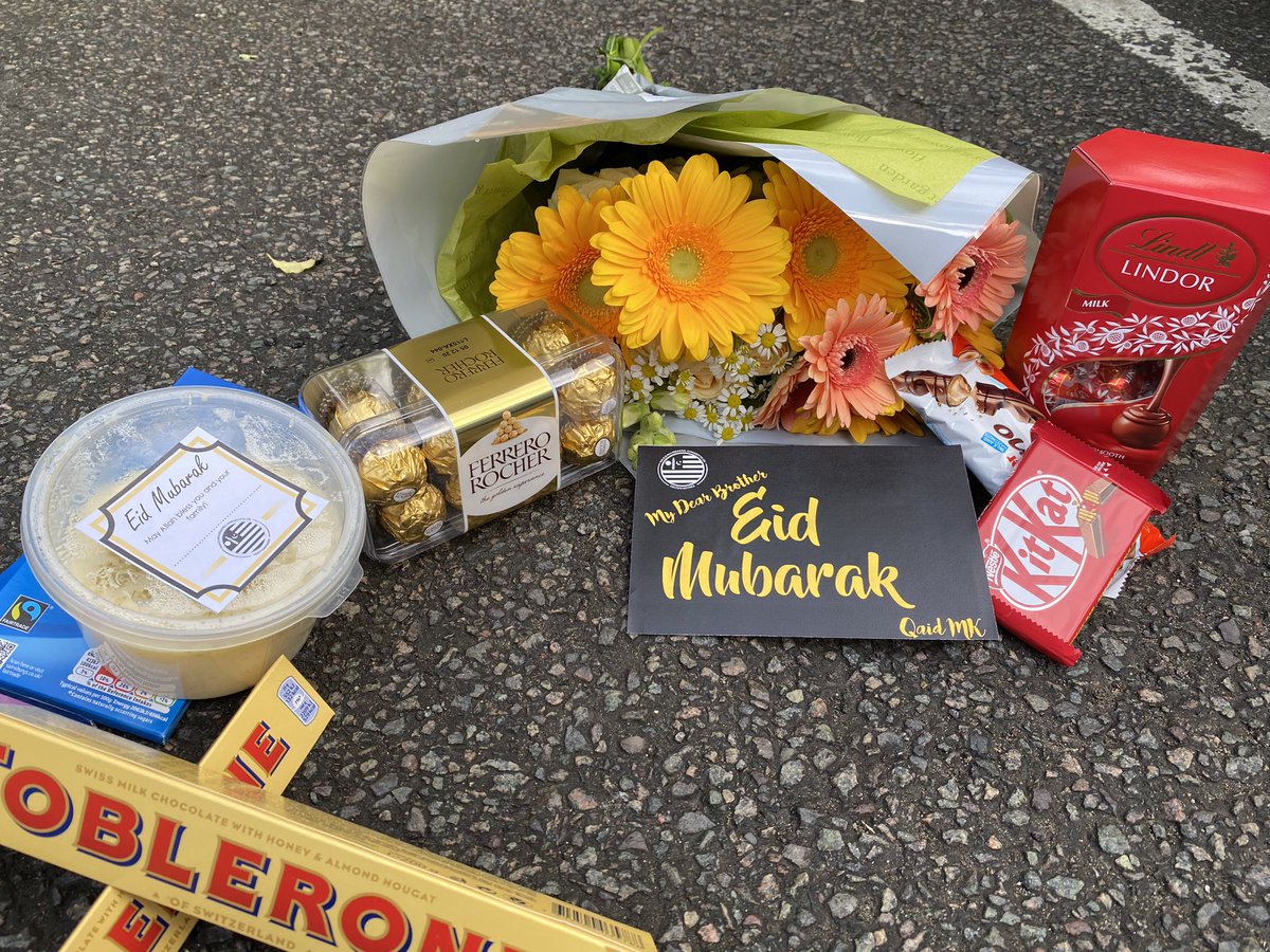AMYA_MK's tweet photo. We were delighted to celebrate #Eid2020 virtually with our friends this year. It was lovely to share sweets and traditional dessert with all our youth members locally in #MiltonKeynes. It was even better seeing the faces. 

Eid Mubarak! 

#EidInLockdown https://t.co/gMhjsRi9nO