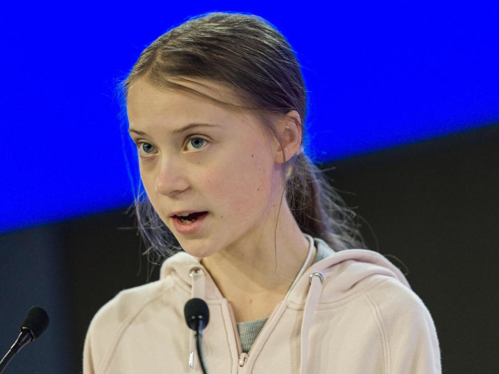 Xavi_Bros's tweet photo. Greta Thunberg:

“Humanity is now standing at a crossroads. We must now decide which path we want to take. 
How do we want the future living conditions for all living species to be like?” https://t.co/pHWAL000dg