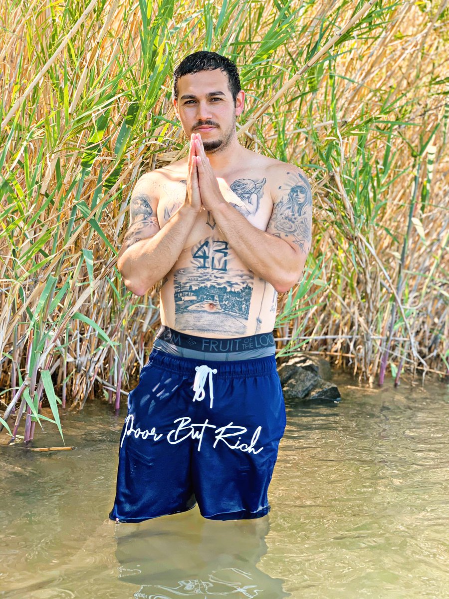 Lowkey_4real's tweet image. 𝓟𝓸𝓸𝓻 𝓑𝓾𝓽 𝓡𝓲𝓬𝓱 †

#lowkeysaidit #outside #blessed #poorbutrich #MayGod