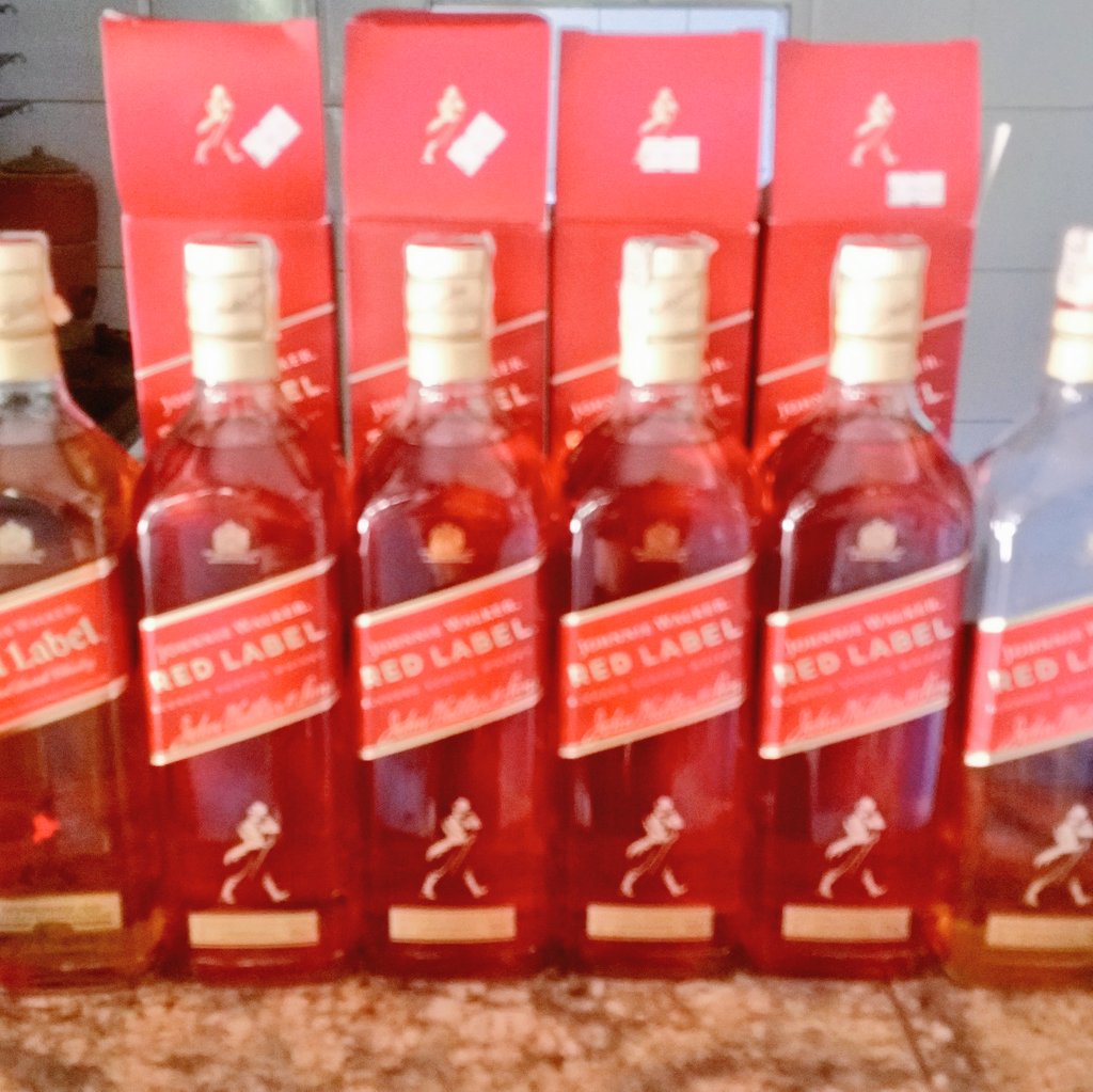 CRFDanilao's tweet photo. Previsão do tempo foi confirmada, chuva de red 🥵🥃🌌 https://t.co/RTetcDkqpl