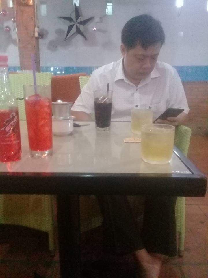 heo38898697's tweet photo. đẹp trai lại dâm. từng phá trinh va dắt heo vào con đường này https://t.co/loeVFJPhWo