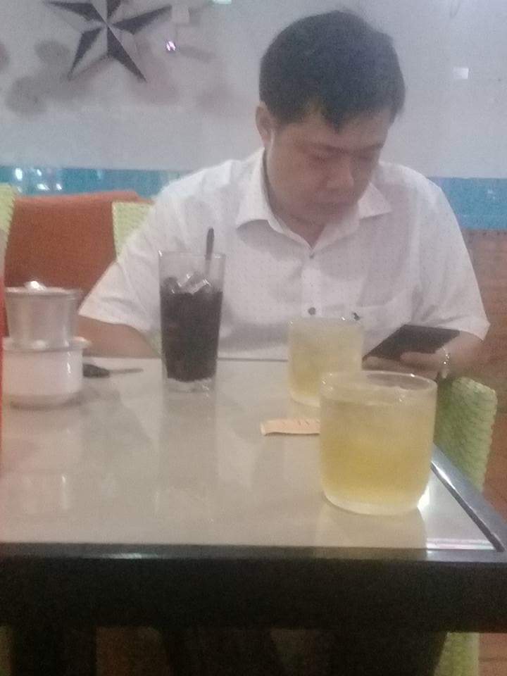 heo38898697's tweet photo. đẹp trai lại dâm. từng phá trinh va dắt heo vào con đường này https://t.co/loeVFJPhWo
