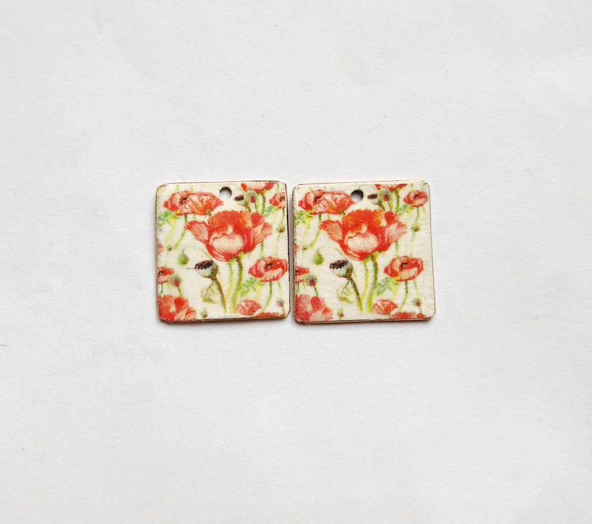 Areto22647024's tweet photo. What is your favourite flower?I got you covered for poppies!
#copper,#areto,#aretobeads,#copperbeads,# #jewellerymaking, #coppercomponents, #artisancomponents,#poppies,#poppybeads https://t.co/EvZMHdB7cG https://t.co/86zUr88pNf