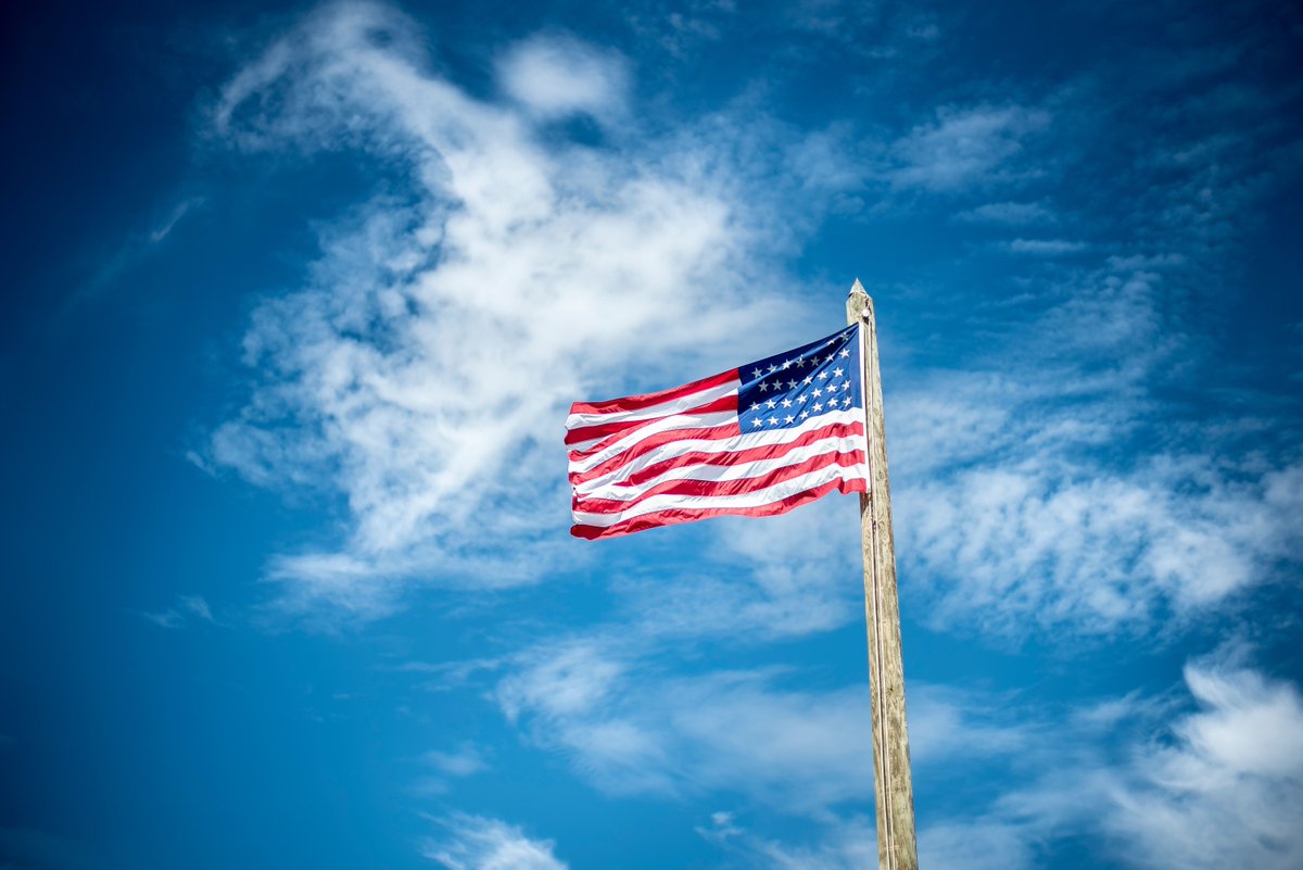 ZincBistro's tweet photo. We honor those who gave it all. Thank you to those who have served. // 📸: @unsplash
•
•
•
#thinkzinc #sanantonio #safoodpics #downtownsanantonio #SATXwinebar #memorialday #militarycityusa #military #army #navy #airforce #veterans #patriotic #redwhiteandblue https://t.co/KK6JOBfUIr