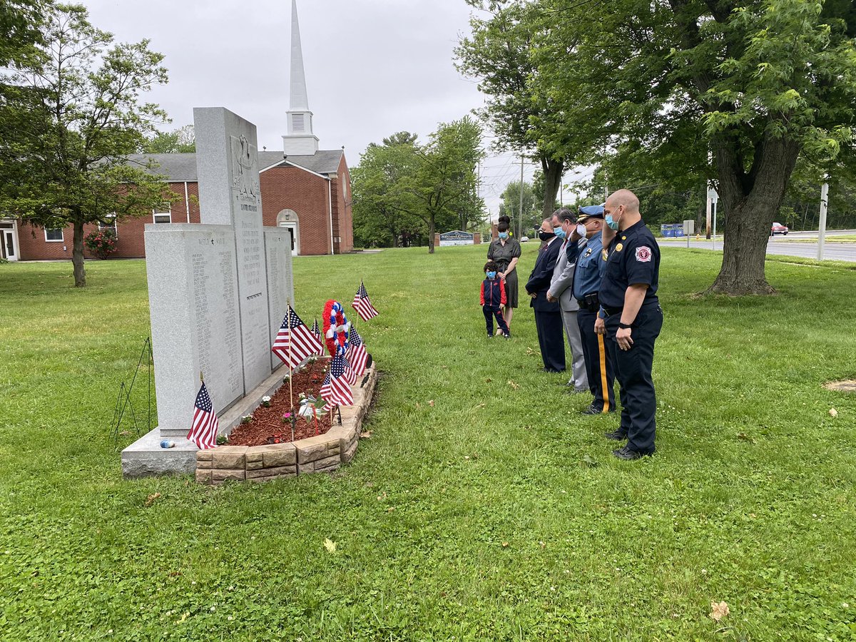 Chief Bordi, DC Jim Poland of Voorhees FD, Mayor Mignogna, and Committeeman Harry Platt placed wreathes at the war memorials in Kirkwood and Ashland.  

We hope to all be together again next year for the annual Kirkwood Memorial Day parade and ceremony.

#MemorialDay2020