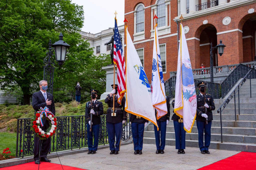 MAGovArchive's tweet image. The State House #MemorialDayMA🇺🇸 ceremony looked different this year but it was still a solemn opportunity to honor fallen heroes. I joined @TheNationsFirst to lay the wreath and pay tribute to those we’ve lost.

Watch the ceremony later this afternoon at mass.gov/MemorialDay