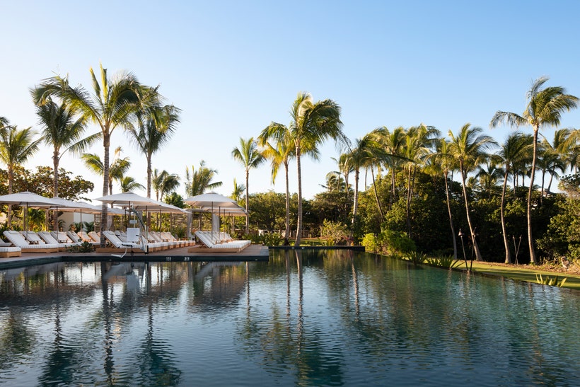 CNTraveler's tweet photo. The best resorts in Hawaii, according to our readers: https://t.co/vzIWTQcvCz https://t.co/FyWR8PUcbx
