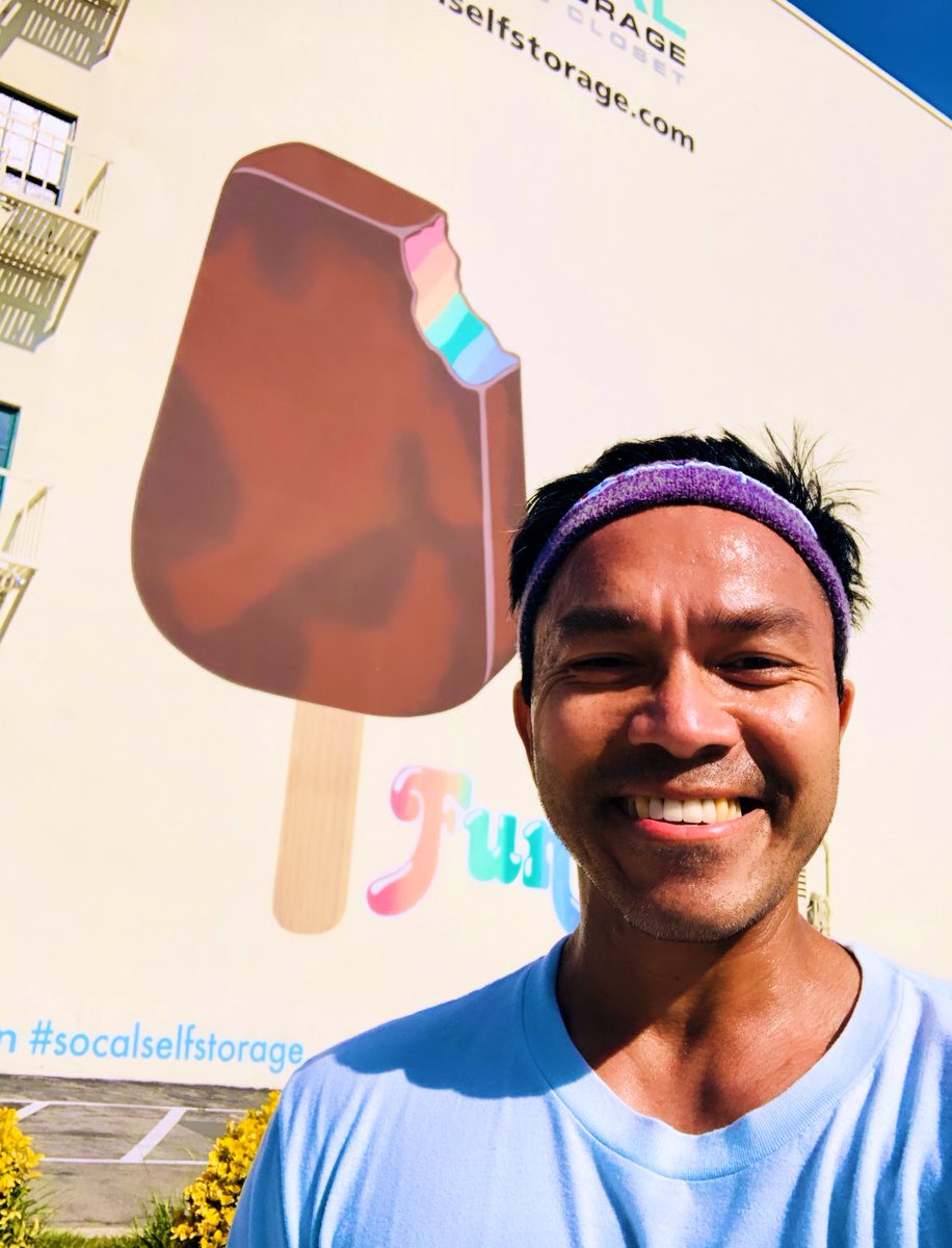 gboi's tweet photo. Running is not for everyone.  It’s not even for me, but I’m starting to like it... NOT!!! #morningrun #halfwaythere #GoGeorgeGo! 🏃🏾🏃🏾🏃🏾
•
•
•
#mondaymorning #shermanoaks #streetart #wallart #icecream #photograghy #streetphotography https://t.co/2xa1BsZdsD
