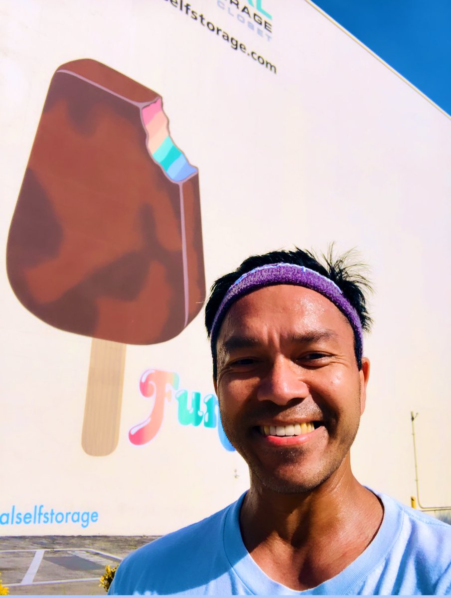 gboi's tweet photo. Running is not for everyone.  It’s not even for me, but I’m starting to like it... NOT!!! #morningrun #halfwaythere #GoGeorgeGo! 🏃🏾🏃🏾🏃🏾
•
•
•
#mondaymorning #shermanoaks #streetart #wallart #icecream #photograghy #streetphotography https://t.co/2xa1BsZdsD