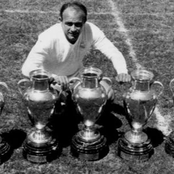 He had great stamina and was a goal poacher by every standard scoring 216 league goals in 262 games for Madrid.He was awarded the Ballon d'Or for the European Footballer of the Year in 1957 and 1959.Considered one of the greatest ever to turn out for the Los Blancos.