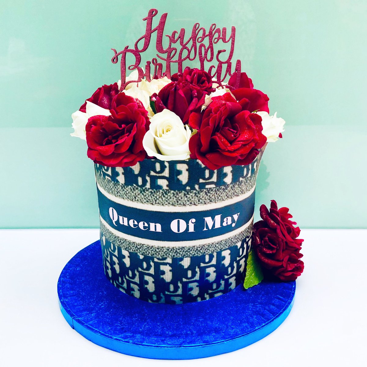 PeaceOfCakeLDN's tweet photo. We loved making this #cake for a special lady who wanted to celebrate her birthday in style β₯οΈ #birthdaycake #diorcake #cakedecorating #Londoncakes https://t.co/Hjd4esQOlE