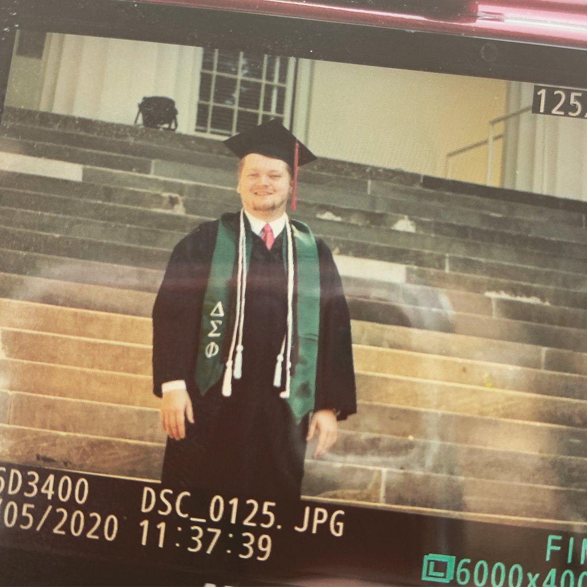 PrincipalLovell's tweet photo. Took a little trip today with the family 🥰 1st stop... @transylvaniauniversity to get a few pics of our #transygrad #classof2020🎓 https://t.co/PtP9xelI7t