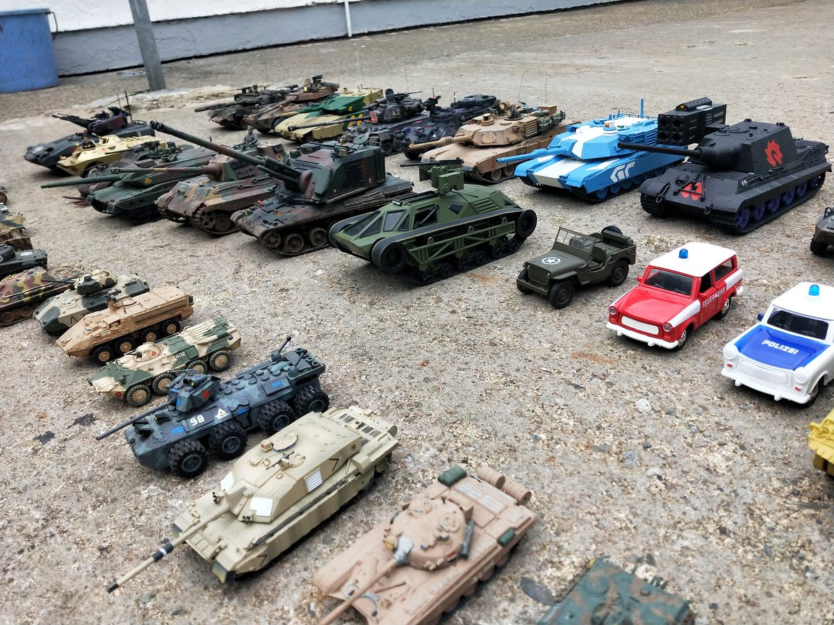 TankDrag's tweet image. So I decided to gather every model I have in my collection and dust them outside...this is going to take a while...NO I DON'T HAVE AN OBSESSION, YOU HAVE AN OBSESSION!

#models #dusting #modelcollection #tanks