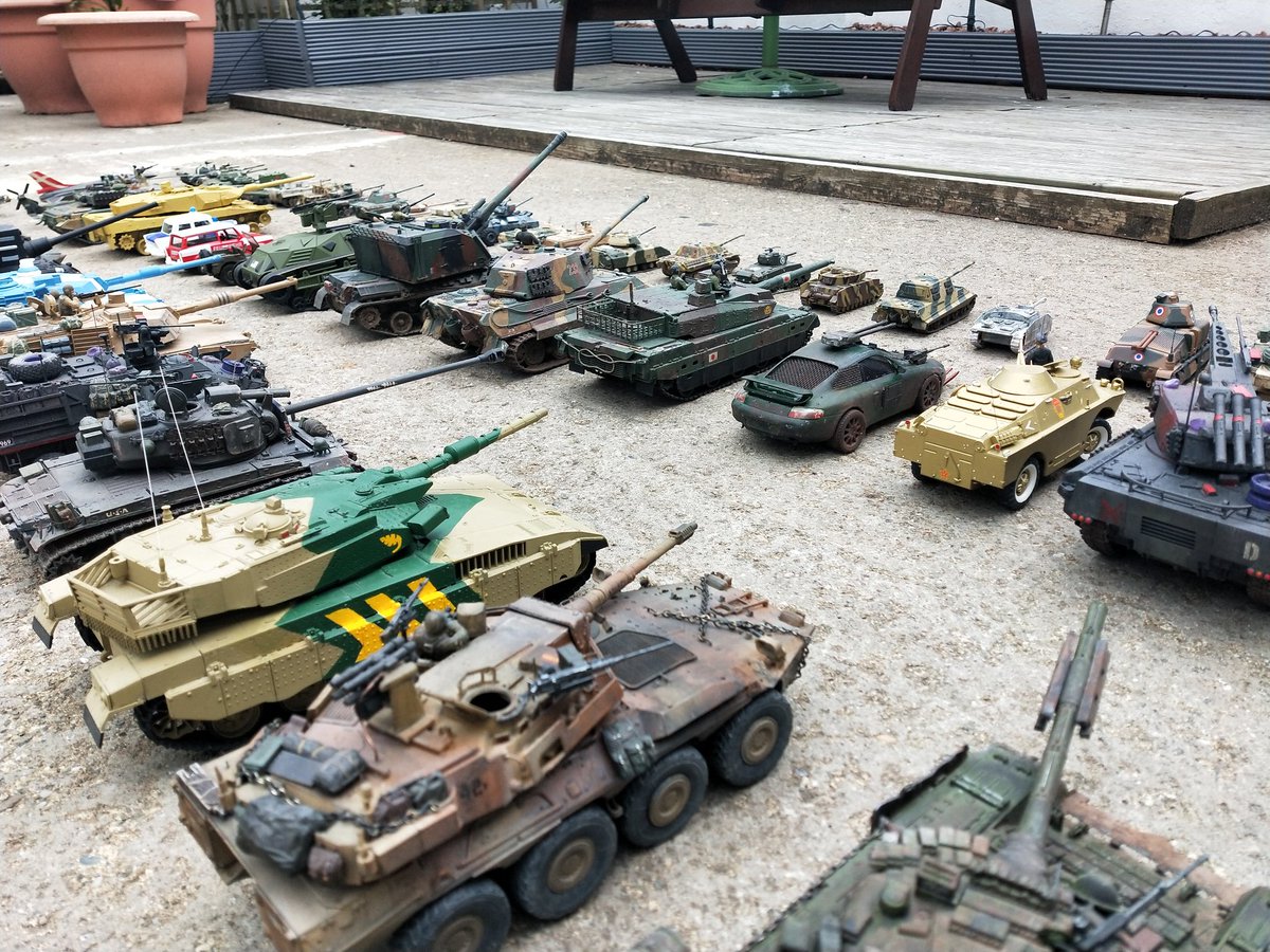 TankDrag's tweet image. So I decided to gather every model I have in my collection and dust them outside...this is going to take a while...NO I DON'T HAVE AN OBSESSION, YOU HAVE AN OBSESSION!

#models #dusting #modelcollection #tanks