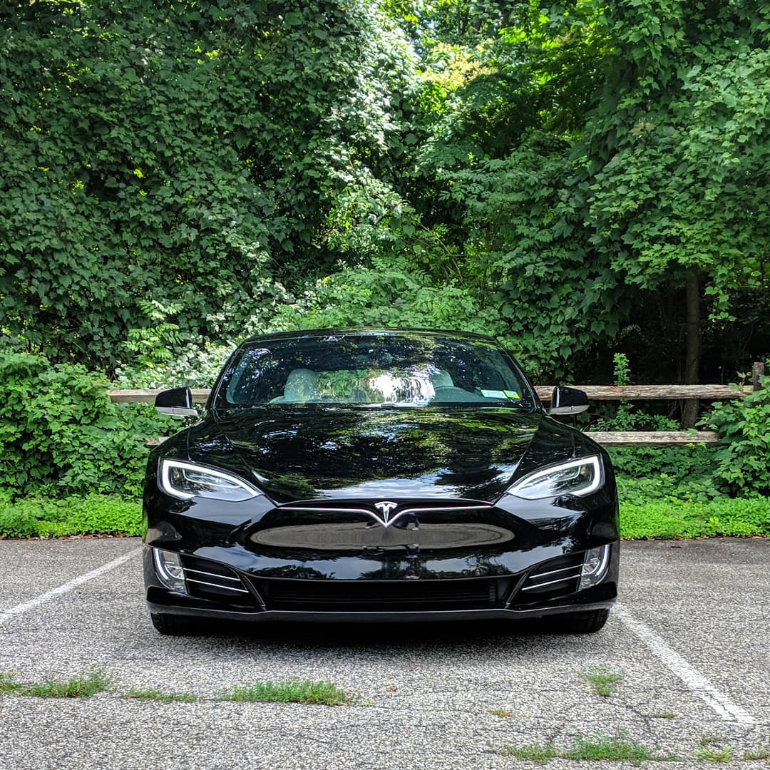 driveatesla's tweet photo. Le confinement a entraîné une baisse sans précédent de la pollution de l’air et aurait évité 11000 décès en Europe en un mois* ! d'après un article @lemondefr https://t.co/cQRUfGRGrm
Reprenez vos déplacements, pas la #pollution avec @driveatesla ! 
* étude publiée par le CREA https://t.co/uN8prrBH01