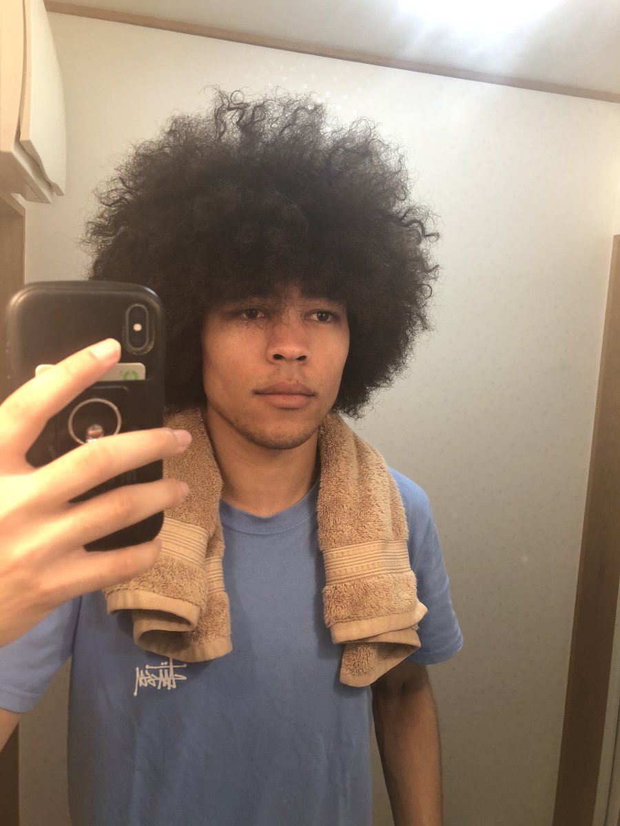 チャーリー 髪切らないでいたら 風呂上り限定でハイスクールミュージカルのチャドにちょっとだけ近づいてきた