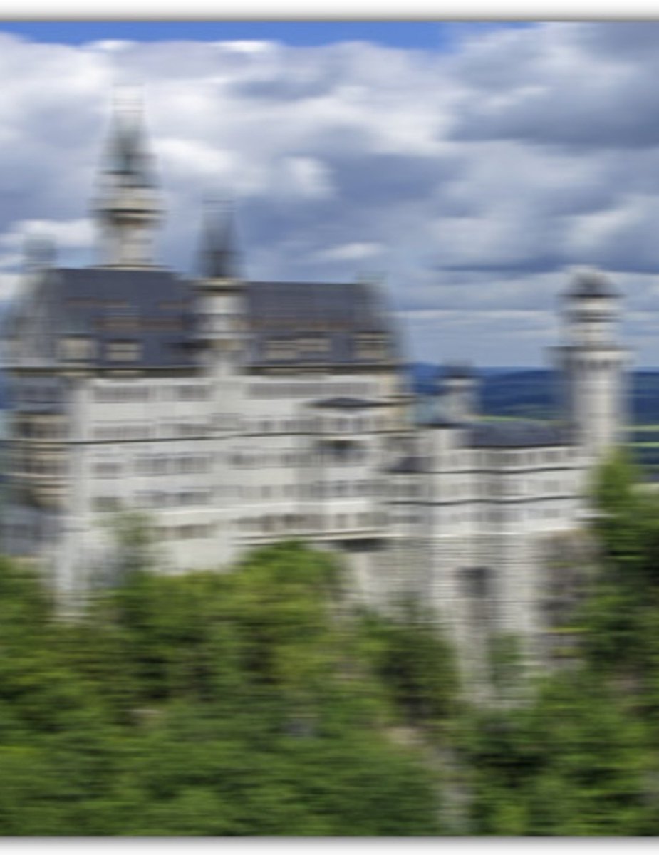 j_clifton7's tweet photo. It's a castle....... can I go see my mum???? #COVID19 #DominicCummngs #domcom @BorisJohnson https://t.co/GfjjbcMTkn