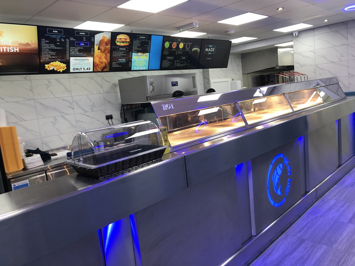 Hopkins_RGM's tweet photo. Training done ✅ built in 4 stage filtration in action Ready to open we wish them all the best &amp; Good luck tomorrow 🙏☘️
Sales@hopkins.biz 0113 2577934
https://t.co/OkJ3favk6K

 #well done team @hopkins_rgm_leeds_ltd  #fish #fishandchips #takeaway https://t.co/ly8pVGXA8Z