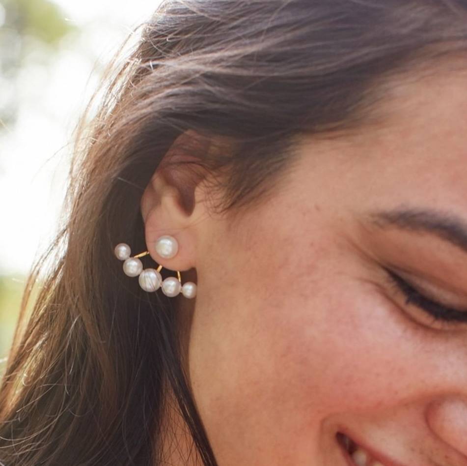 Happy Bank Holiday everyone!💕 We have been styling ours with these stunning freshwater pearl Believer ear jackets from <a href="/oliviaandpearl/">Olivia & Pearl</a> 
#pearlgirl #silveradobrighton #freedelivery #jewelleryaddict