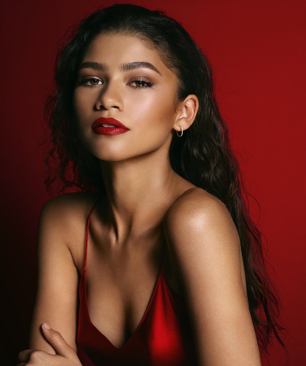 Zendaya in different colors/shades a thread: