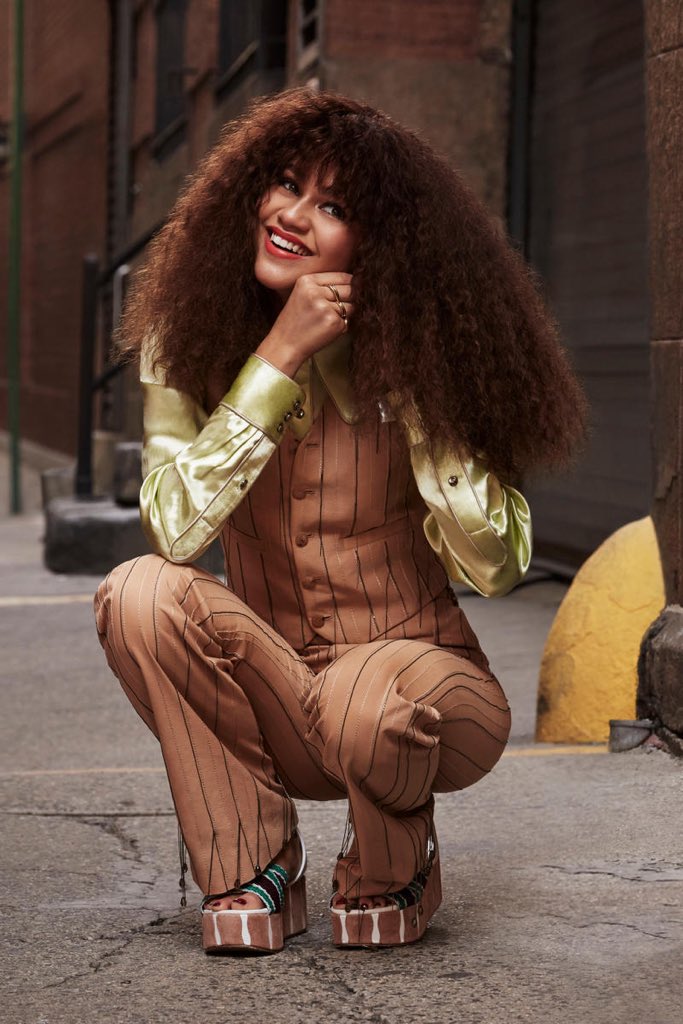 Zendaya in different colors/shades a thread: