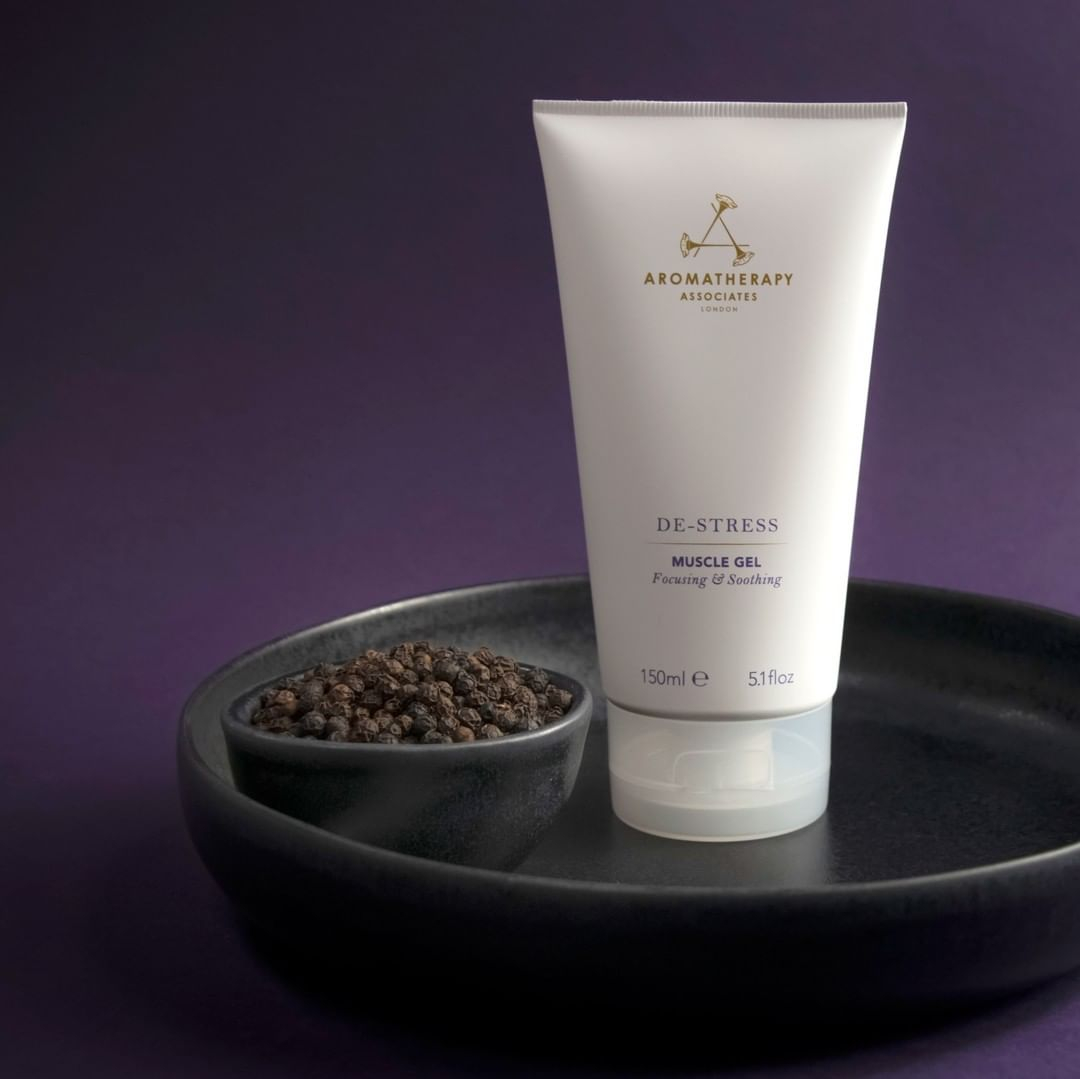 AromaAssocUSA's tweet photo. Our #spacation BOGO 50% off event ends tonight!

Don't miss out on your chance to save on your favorite wellbeing essentials. PLUS get a complimentary De-Stress Muscle Gel with your $75 purchase, gift worth $39. https://t.co/luOgTdtHN8