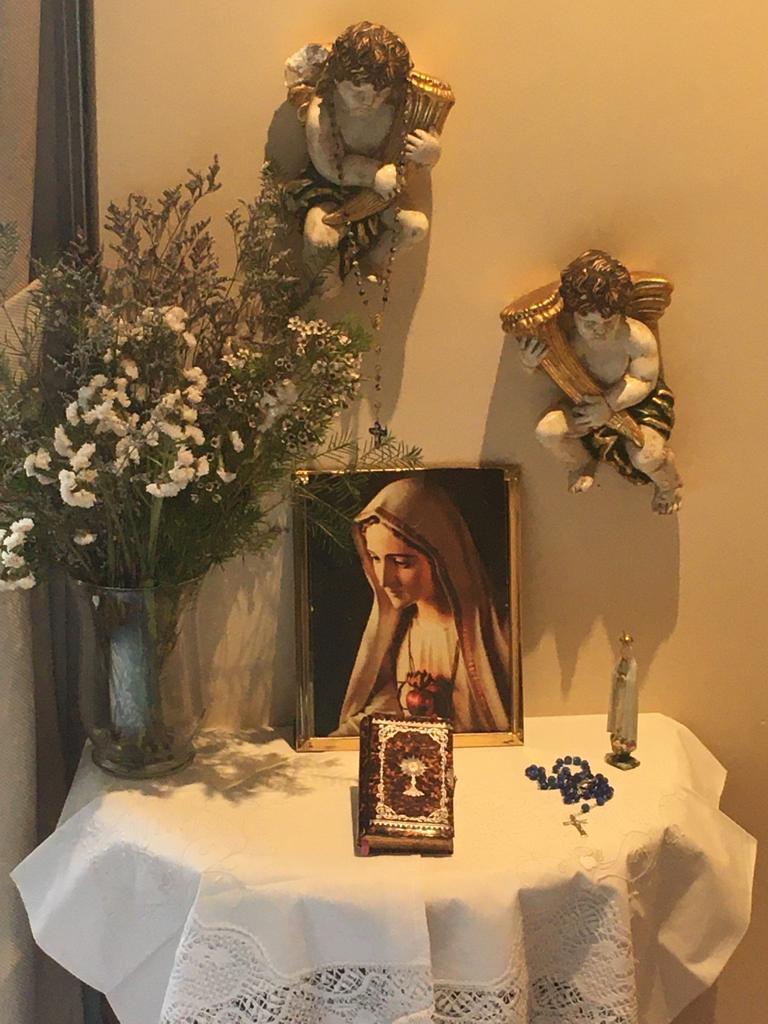 spinolaloreto's tweet photo. #AltaresaMariadesdecasa
#EnmayoconMaria
#MovemosfichaMovemostodo https://t.co/ebVHDLPqwu