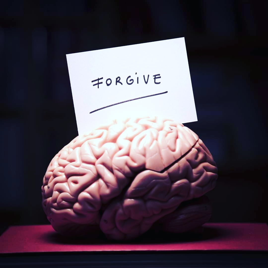 🧠 Forgive... #MondayInspiration #CreativeMonday
#mentalisme #mentaliste #cerveau #memoire #experience #illusionnisme #magie #developpementpersonnel #creativite #illusion #cartes #cards #brain #mantra #forgive