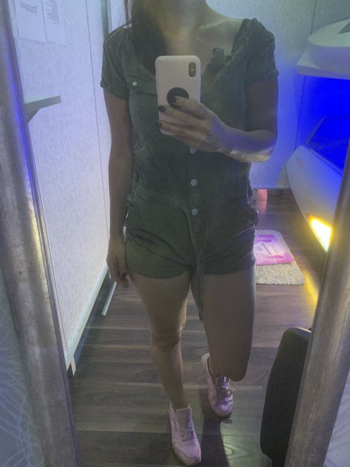 My favourite thing to do ! Wanna see more of me? Click on onlyfans link in my bio😈 https://t.co/seem<a href="/tag/onlyfans"class="tags"><span>#onlyfans</span></a>