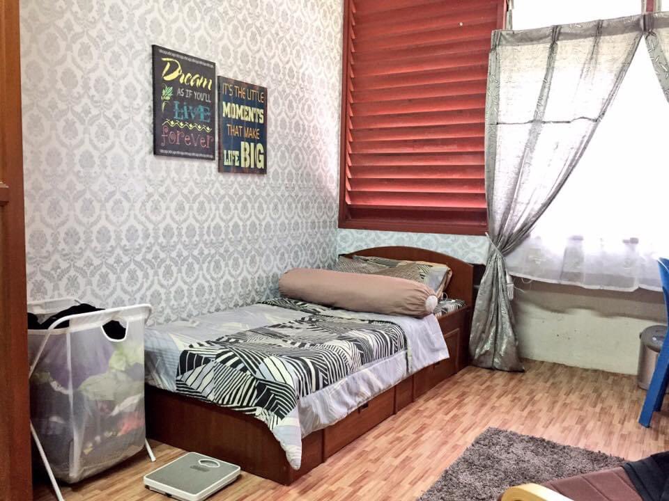 Mezetnalafuan On Twitter Tips Amp Trick Vinyl Flooring Now Jadi Trend But Some Of Us Duduk Asrama Or Sewa Bilik This One Bilik Kolej Aku Masa Kat Ukm Instead Of Bazir