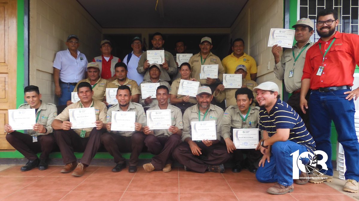 UNAnicaragua's tweet photo. Proyecto #UNARíoSanJuan capacita en #LeyesAmbientales a #GuardaParques en la Segunda Edición del #PrimerCurso Básico de Guarda Parques.

Información completa aquí: 👉https://t.co/xUeMBolS4F https://t.co/YXkXZMRL0A