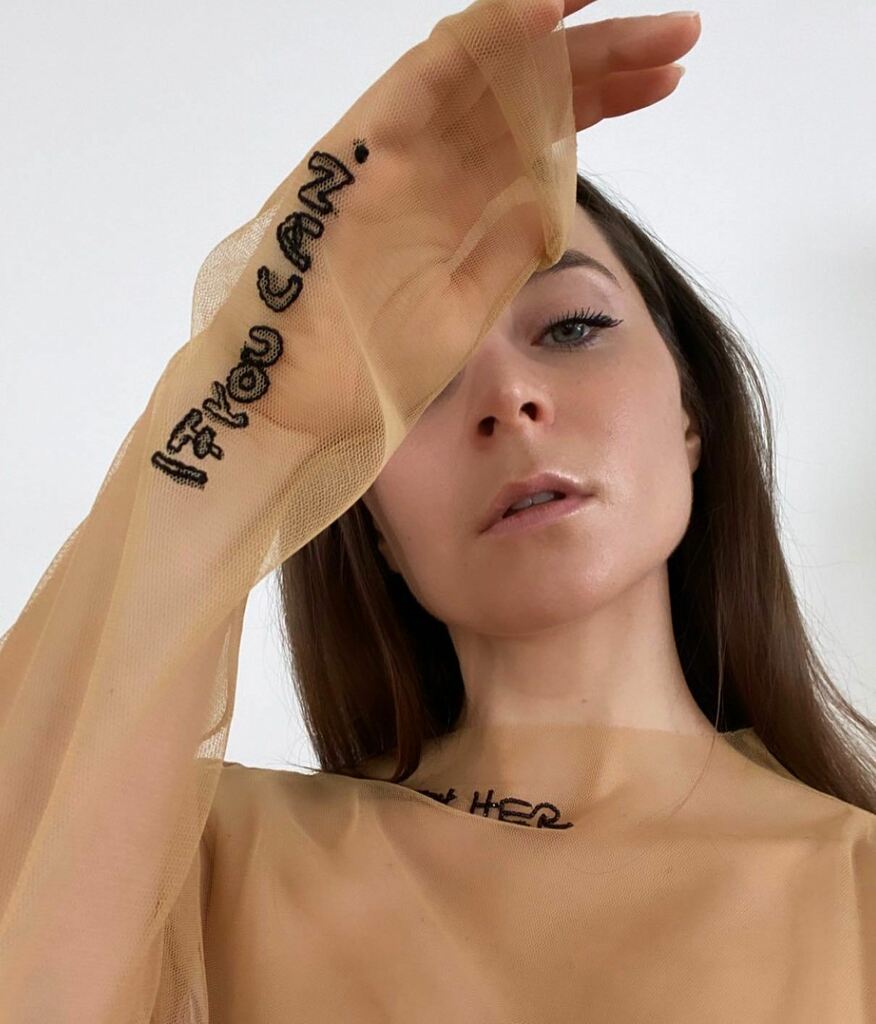 Juliacomil's tweet photo. Eye catcher. 
Longer lashes with the new @marcjacobsbeauty mascara Lash’D.
Nude mesh top by @dorotheeschumacher .
.
.
.
.
#luxury #marcjacobsbeauty #themarcjacobs #atlashd #dorotheeschumacher #thenetset #lestyleàlafrançaise #frenchgirl #howtobeparisian #… https://t.co/DmEnx7EWsw https://t.co/ypg5Xe7b51