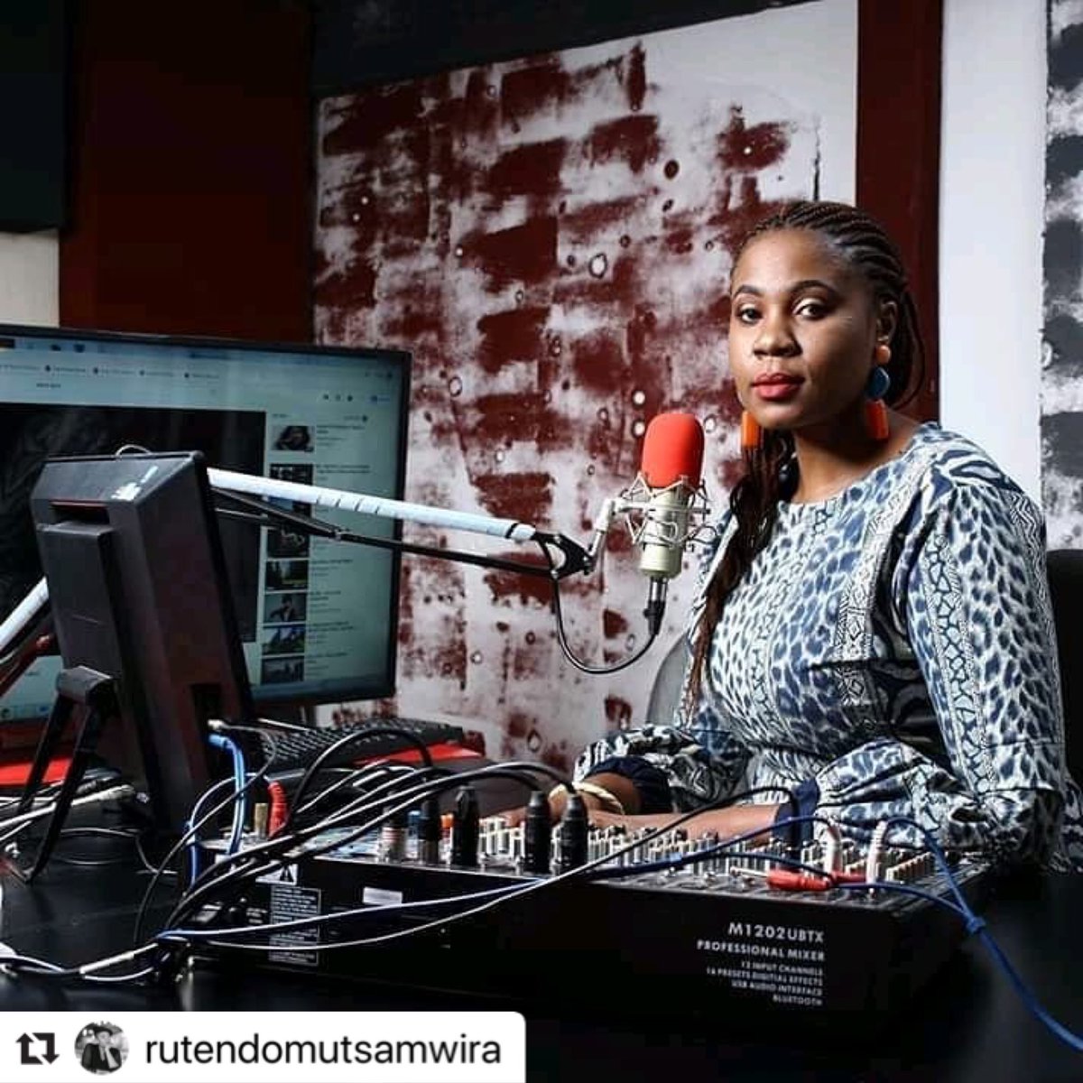 Noir_Models's tweet photo. And suddenly you just know it’s time to start something new and trust the magic of beginnings. 

Congratulations on everything Rutendo Mutsamwira, we look forward to the unfolding of your amazing career with us ✨

#NoirModels #Broadcaster #HSTVZim https://t.co/OUYN2ihzec