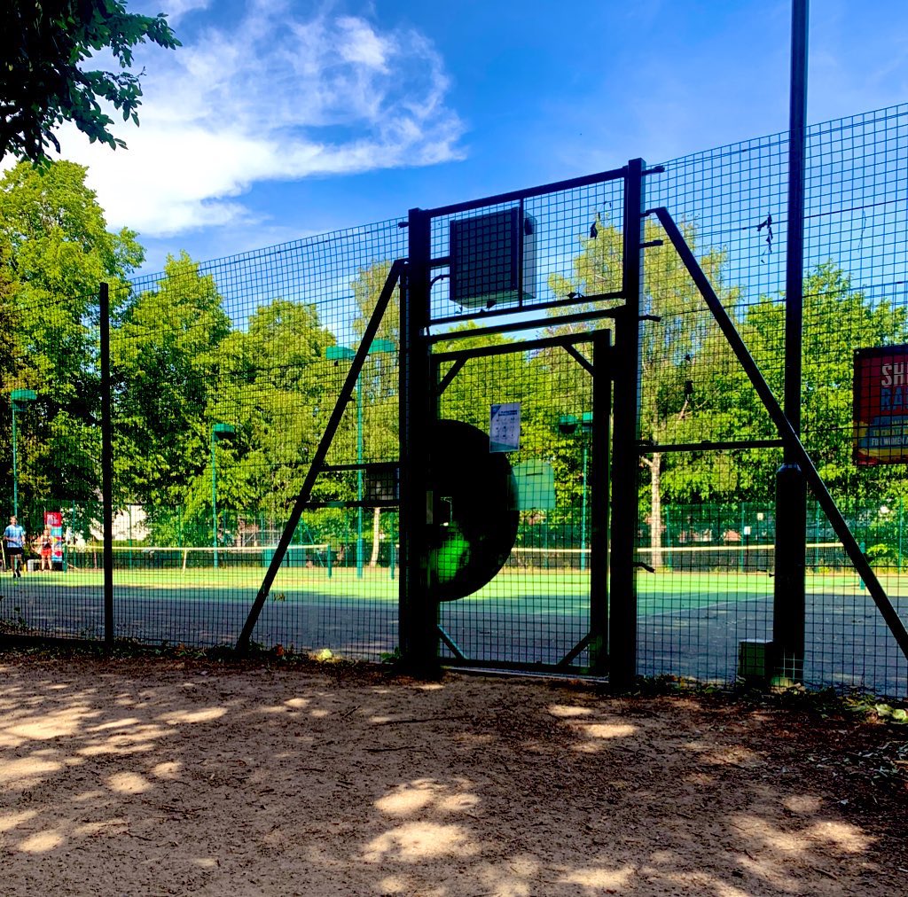RKilpatrickMCR's tweet photo. Beautiful afternoon at @FMCTennis in #Didsbury this afternoon. Good to blow off the lockdown cobwebs. All in line with latest #COVID19 guidance. Please try and support local courts. You can book here https://t.co/D8ff1aU7MR 🎾🎾🎾 https://t.co/2zSoM0d9bD