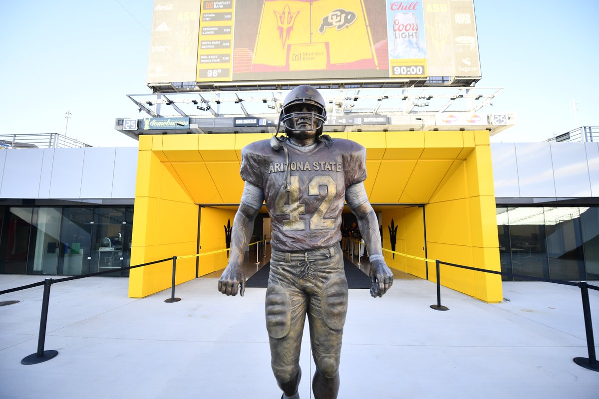 ASUFootball's tweet photo. Today and every day we are forever indebted to those who made the ultimate sacrifice while defending our nation 🇺🇸 #PT42 https://t.co/m3268p8EbP