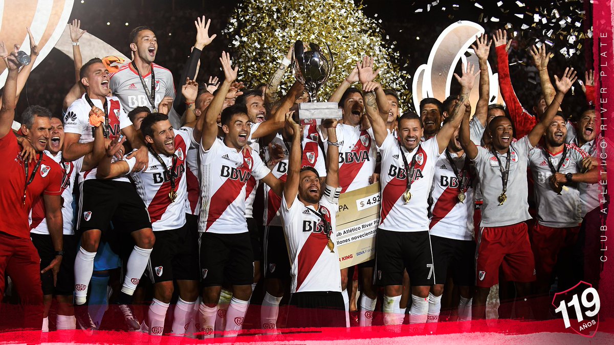 RiverPlate's tweet photo. Gloria eterna ♾

Volver a casa para transformarse en leyenda. Conquistas internacionales, noches épicas y una victoria definitiva. River Plate, el Más Grande de la Historia. #Felices119River https://t.co/2UbEm3BCtE