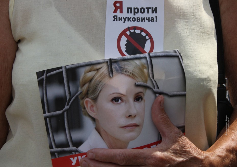 (3) Sivil hayat sakindi,sokaklar güvenli. Ukrayna muhalefeti,hapiste olan eski liderleri Yulia  #Tymoshenko için sokakda eylem yapıyorlardı, fakat eylemler  #kiev'de maidan'da çadır kurup bildiri dağıtmak şeklindeydi, zararsız, hatta geçenler gülüyordu o insanların çadır hallerine