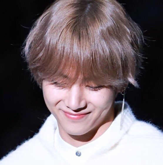 taehyung getting shy whenever he gets praised— a thread