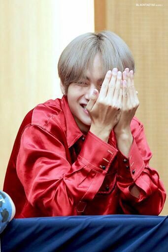 taehyung getting shy whenever he gets praised— a thread