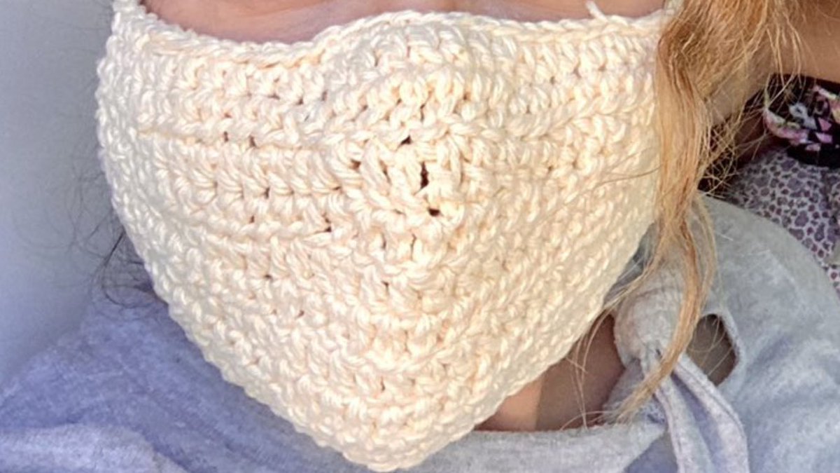 BillSchaafsma's tweet photo. Sorry Dingbat, we can all see clearly through the gaping holes in the crochet, skin tones where the mask is against your skin and darkness where your nose creates a gap/shadow. If what you claim is true, post a pic of the carbon filter with matching color scheme. #bearolemodel https://t.co/JH2zTqL7GP