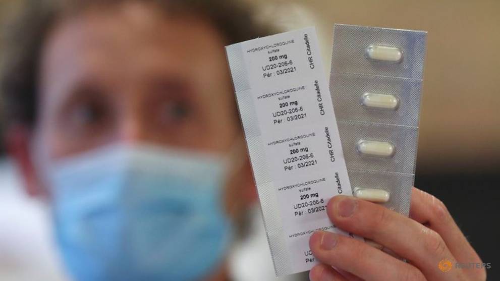 ChannelNewsAsia's tweet photo. COVID-19: WHO suspends trial of hydroxychloroquine due to safety concerns https://t.co/LaLDL2BOsh https://t.co/iy8OVkVtfx