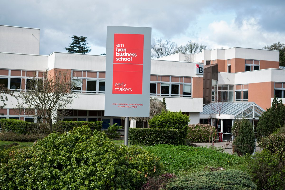.<a href="/EMLYON/">emlyon business school</a> lance une plateforme pédagogique 100% online ouverte à tous :  keeplearning.em-lyon.com . Au programme webinars, MOOCs certifiants, podcasts, interviews, articles de recherche...